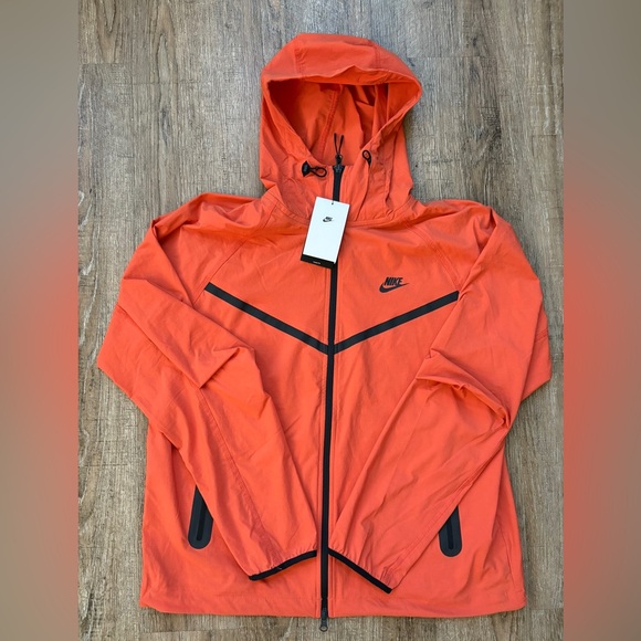 Nike Tech Woven Full Zip Windbreaker Jacket Orange Men’s Sz Medium HM7151-846